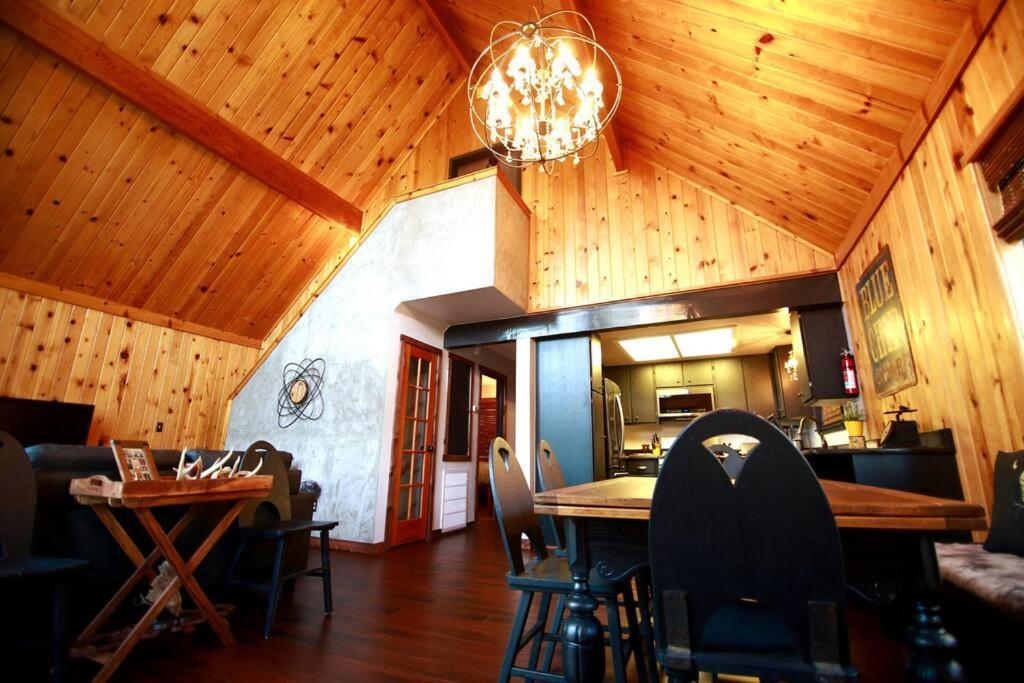 Glimmer Chalet Treetop A-Frame Cabin Lake View 箭头湖 外观 照片