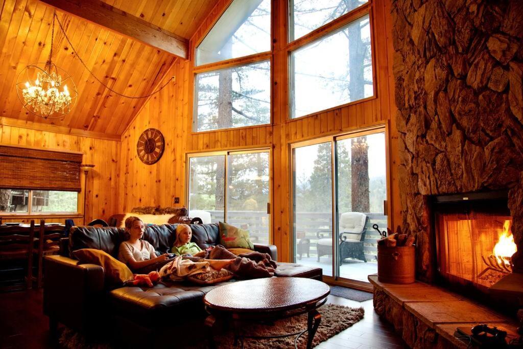 Glimmer Chalet Treetop A-Frame Cabin Lake View 箭头湖 外观 照片